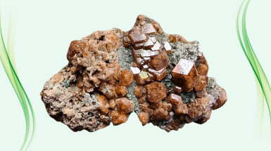 foto di cristalli di pirite in un campione di roccia
